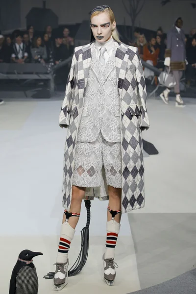 Look 19